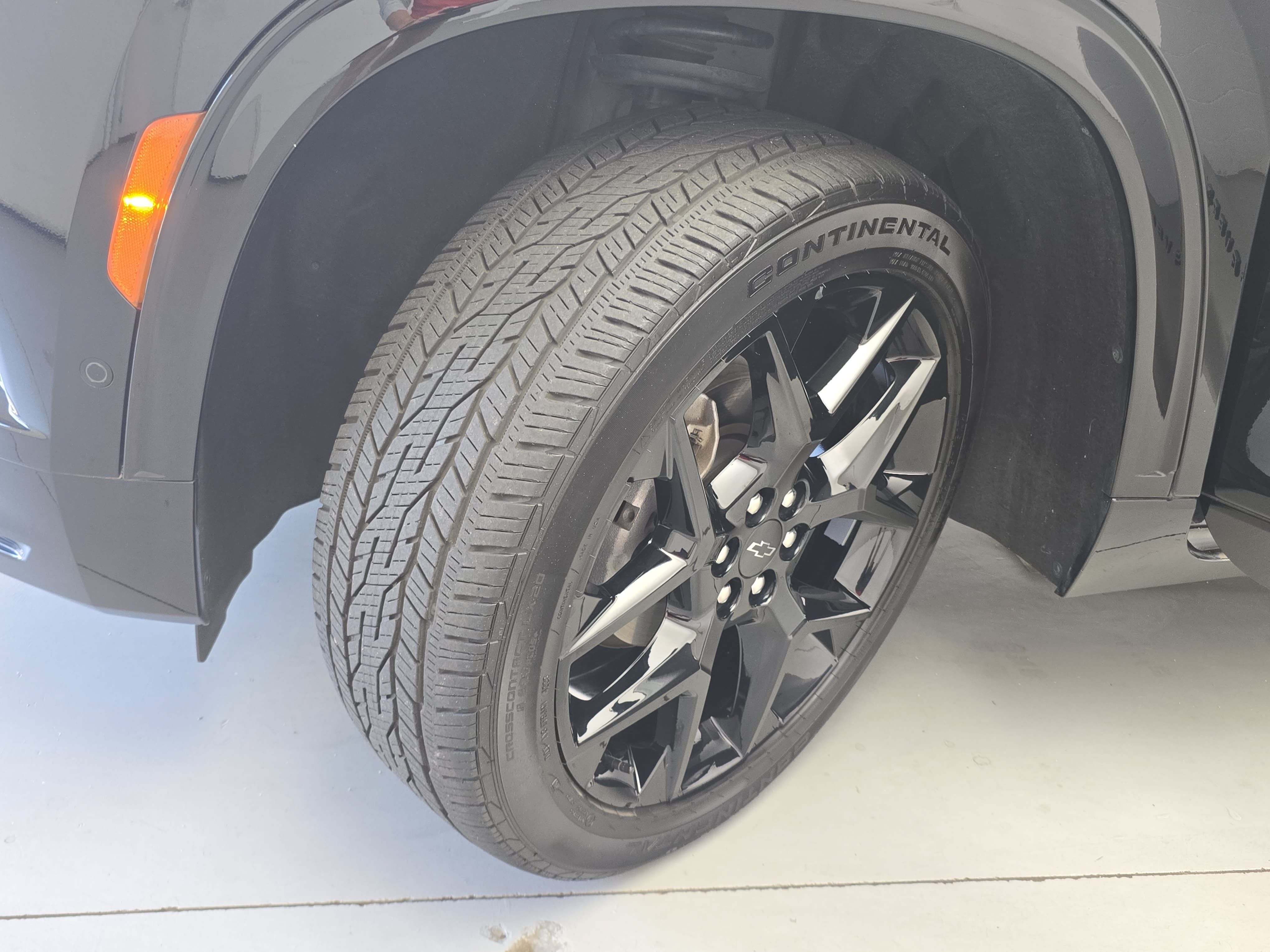 Used 2024 Chevrolet Traverse RS FWD image 34