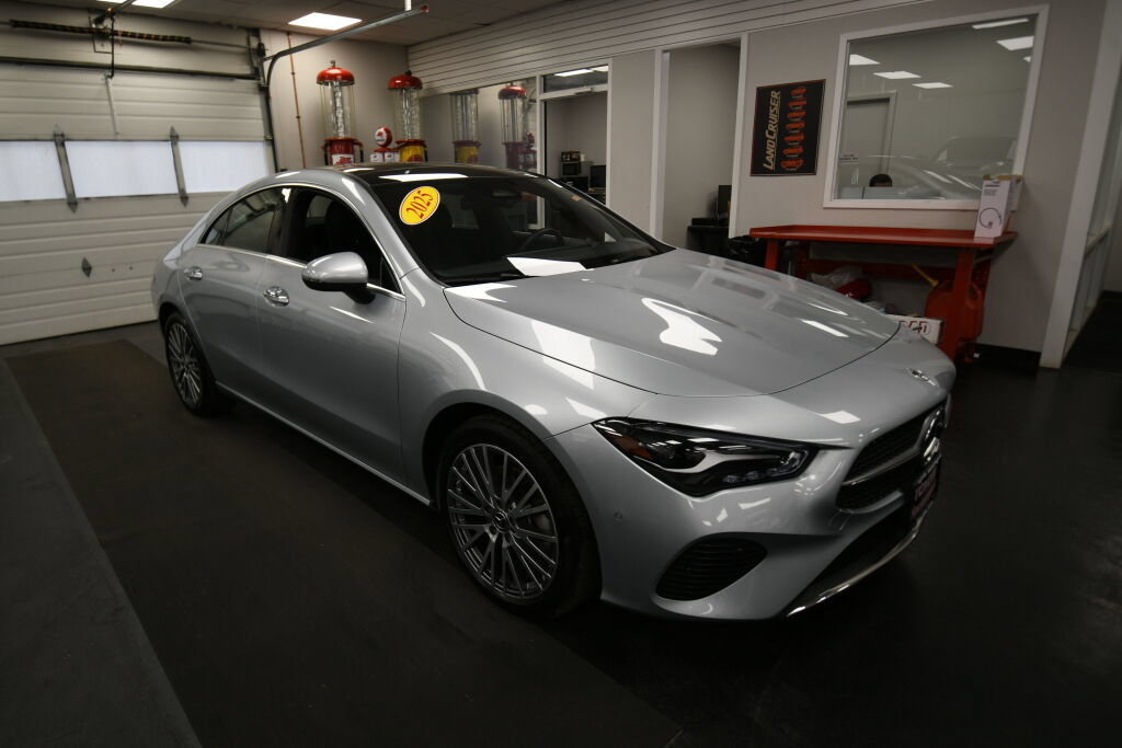 Used 2025 Mercedes-Benz CLA 250 4MATIC image 2