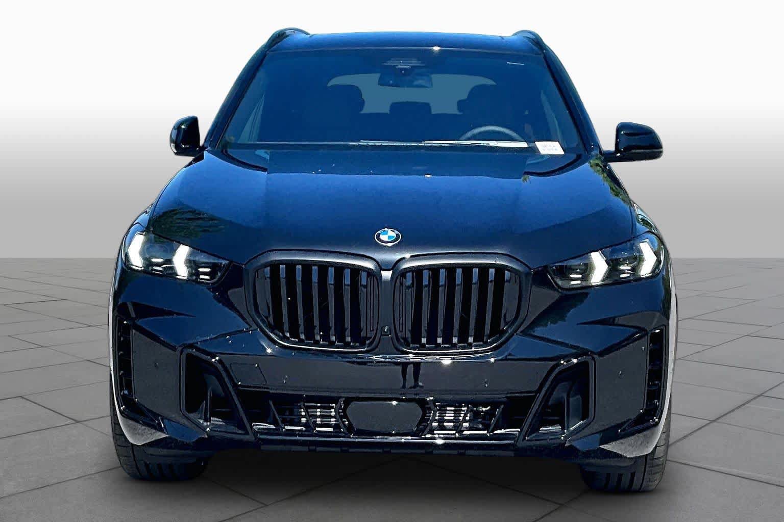 New 2026 BMW X5 xDrive40i w/ M Sport Package AWD/4WD image 3