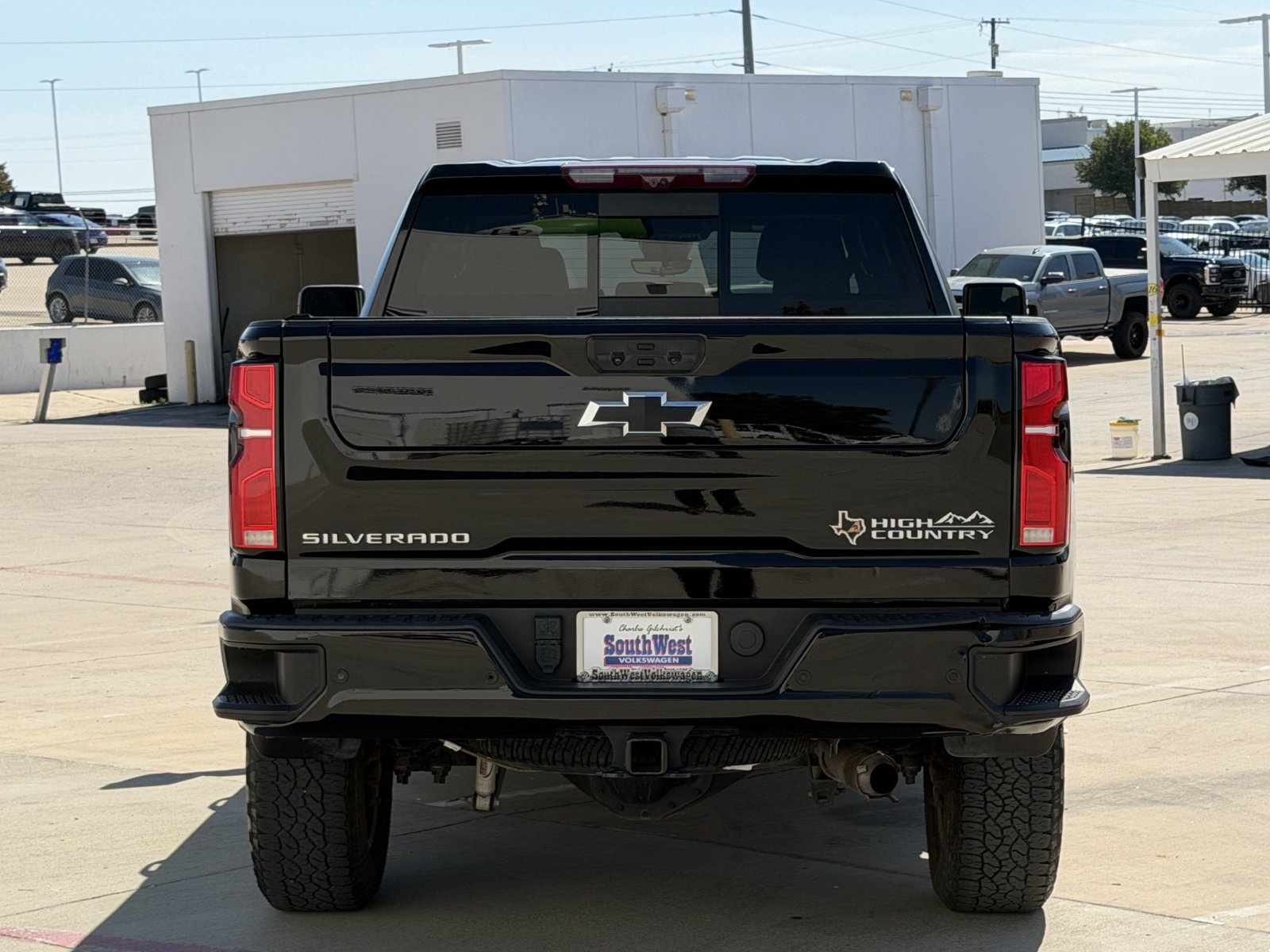 Used 2024 Chevrolet Silverado 2500 High Country w/ High Country Premium Package AWD/4WD image 5