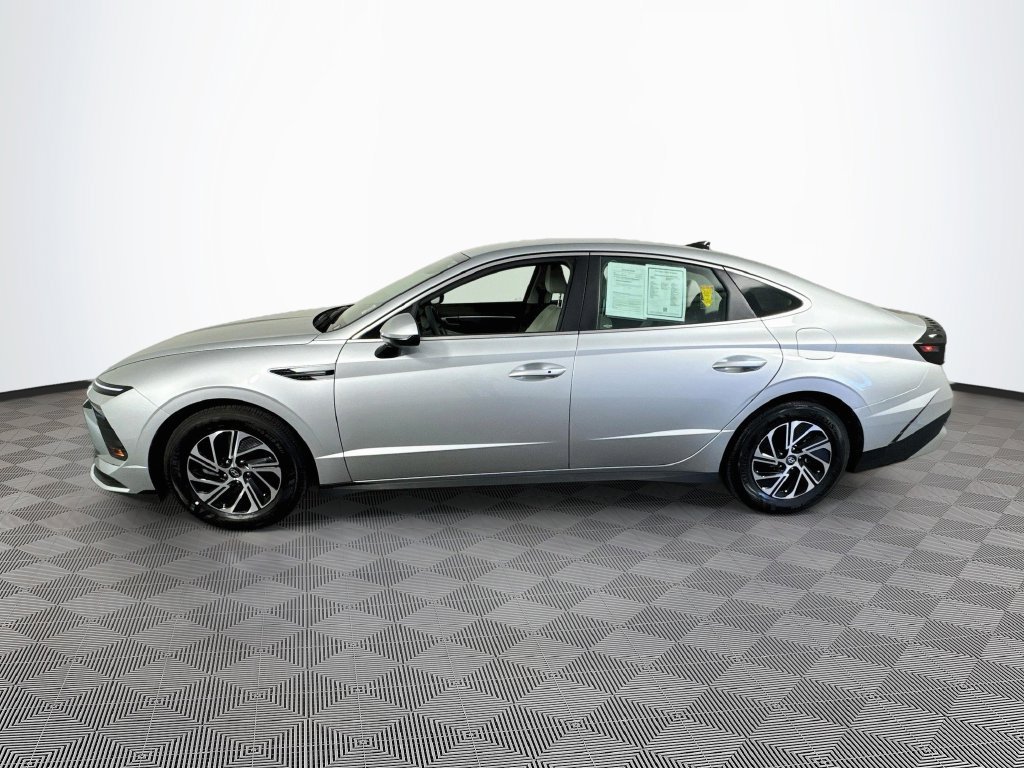 Used 2026 Hyundai Sonata Blue FWD image 8