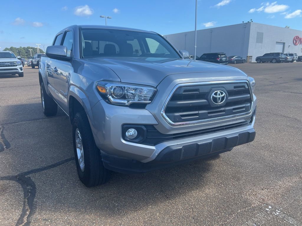 Used 2016 Toyota Tacoma SR5 w/ Towing Package image 2