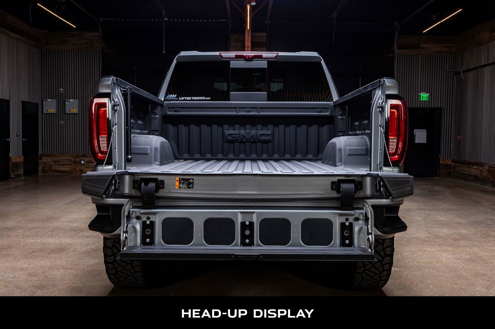 Used 2025 GMC Sierra 1500 AT4 w/ AT4 Premium Package image 9