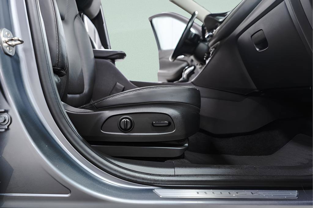 Used 2021 Buick Encore GX Essence image 38