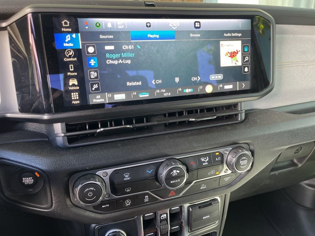 Used 2025 Jeep Gladiator Sport image 33