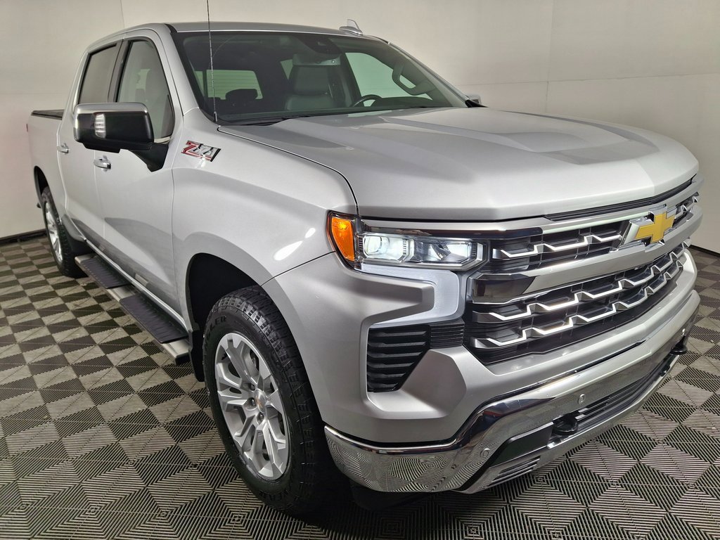 Used 2022 Chevrolet Silverado 1500 LTZ w/ LTZ Premium Package image 7