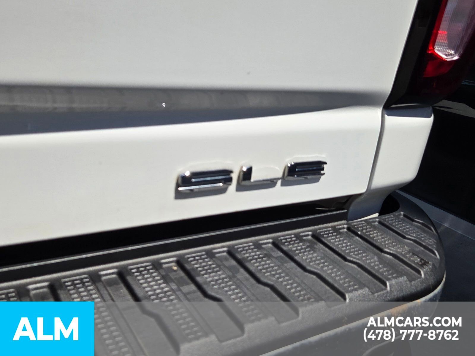 Used 2025 GMC Sierra 2500 SLE w/ SLE Convenience Package image 12