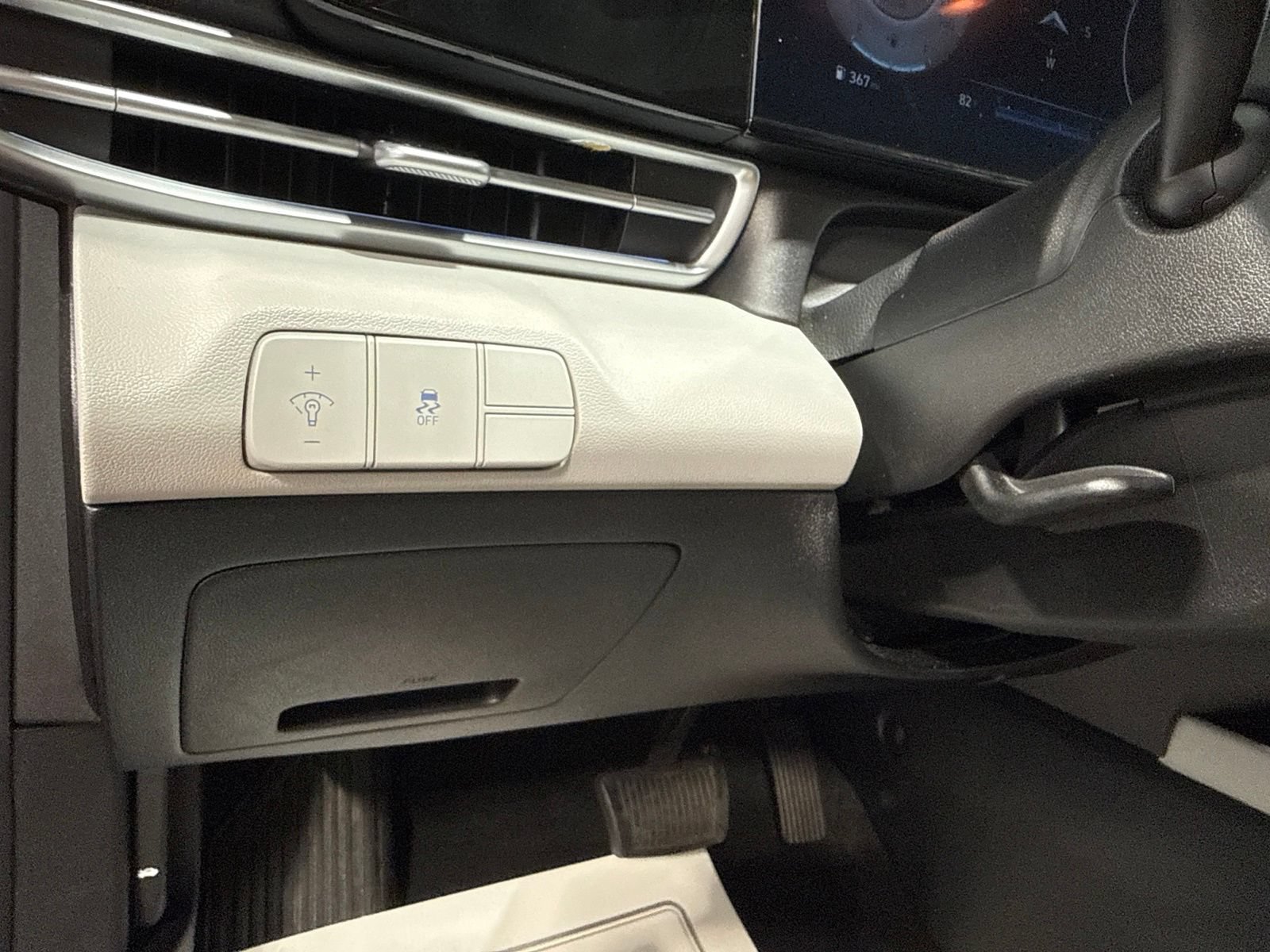 Used 2024 Hyundai Elantra Limited FWD image 40