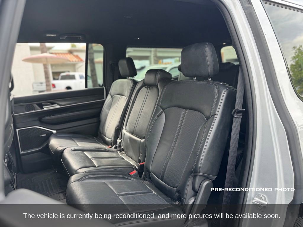 Used 2023 Jeep Wagoneer Series II AWD/4WD image 12