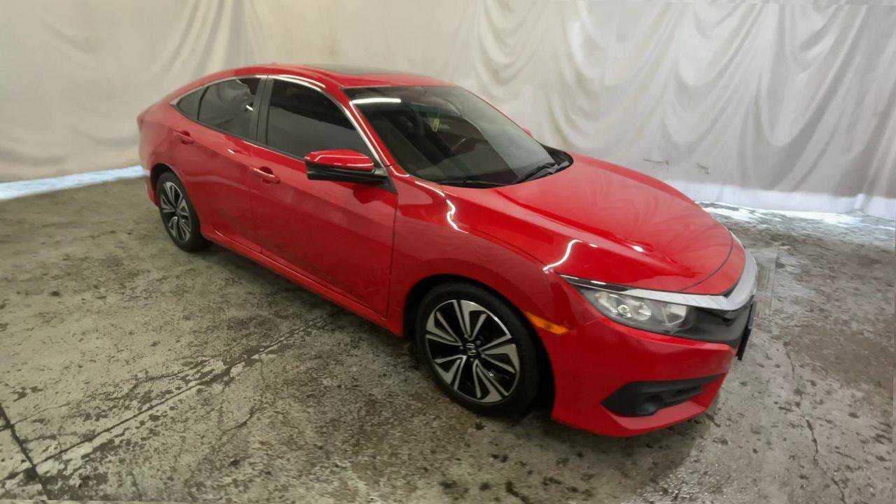 Used 2018 Honda Civic EX-T image 2