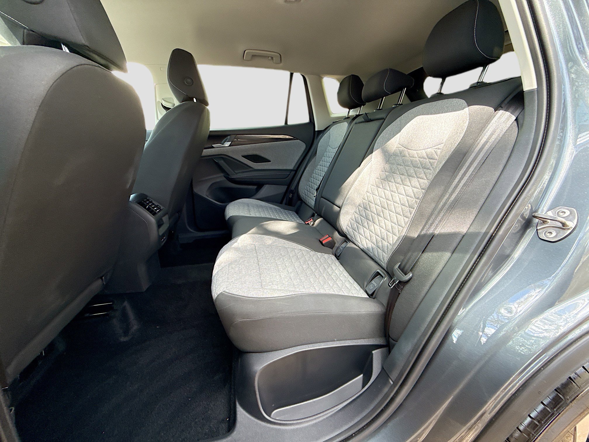 Used 2025 Volkswagen Tiguan S image 20