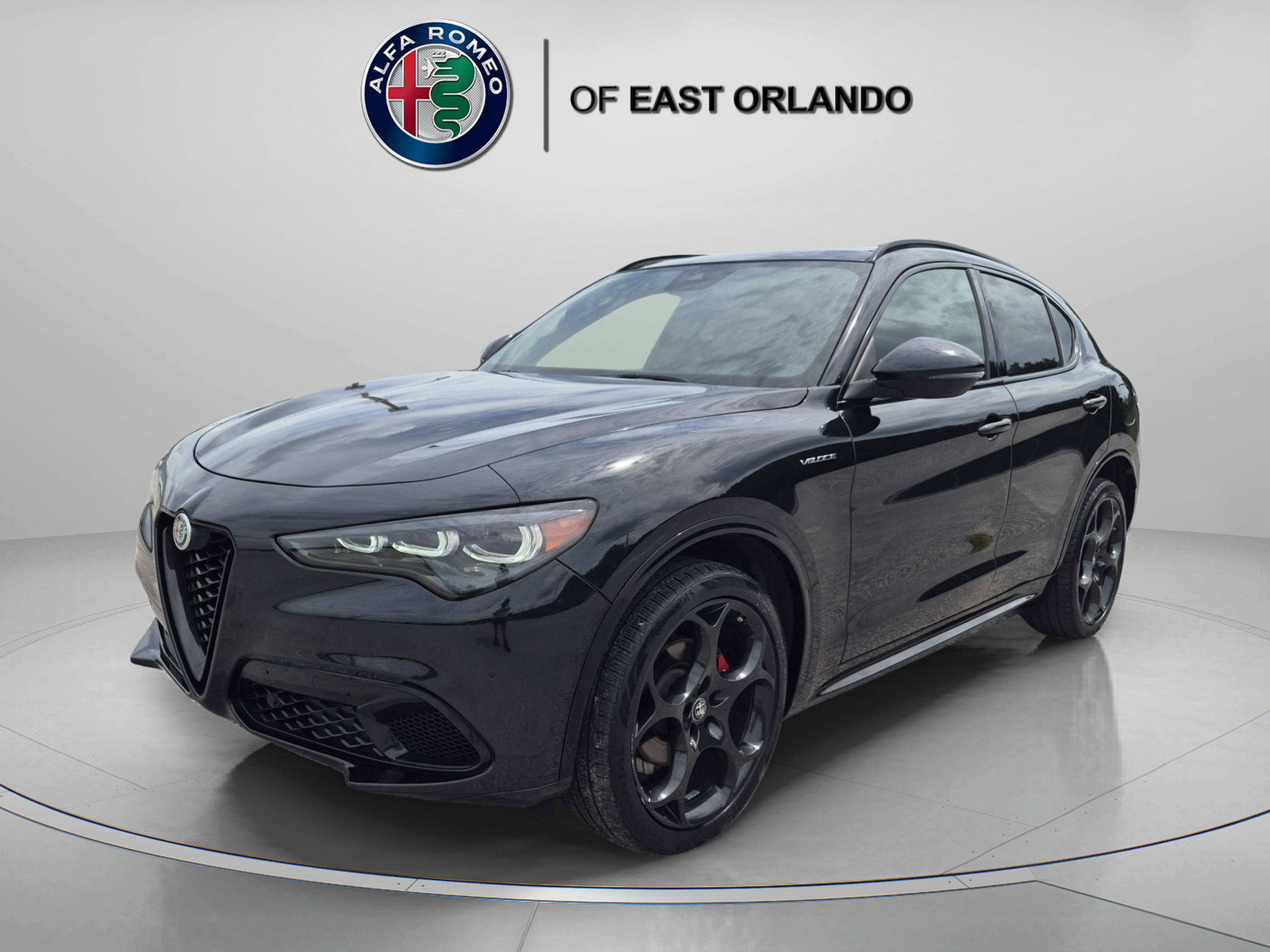 Used 2024 Alfa Romeo Stelvio Veloce AWD/4WD image 3