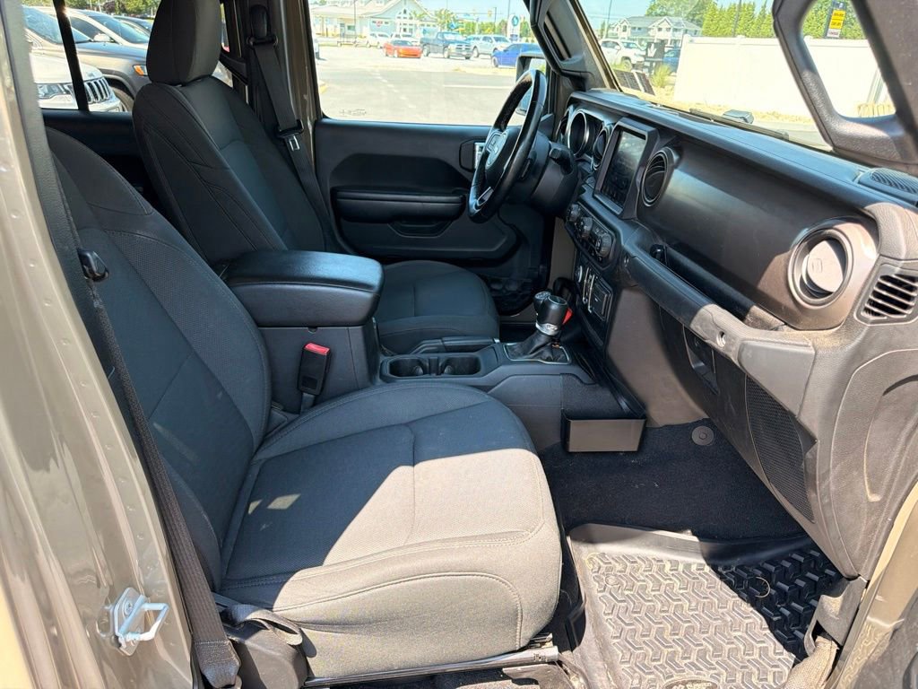 Used 2020 Jeep Gladiator Sport w/ Quick Order Package 24S AWD/4WD image 17