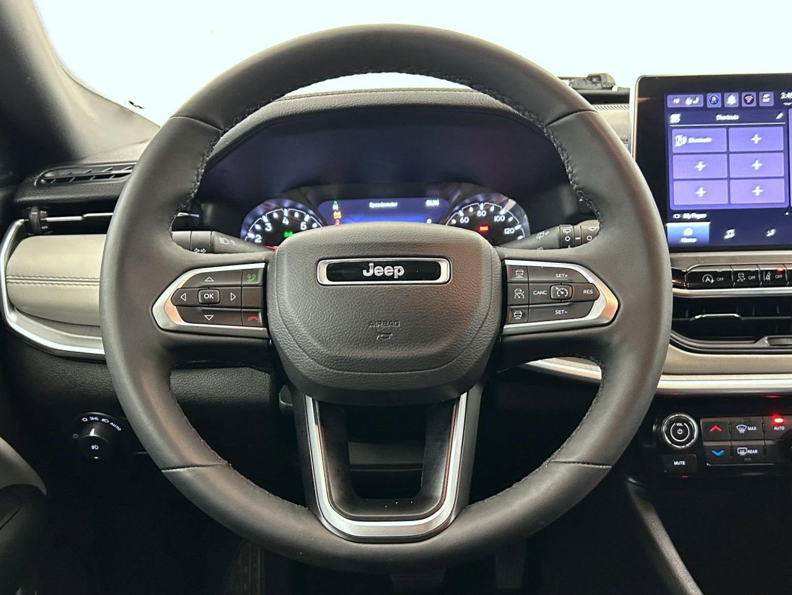 Certified 2025 Jeep Compass Limited AWD/4WD image 11