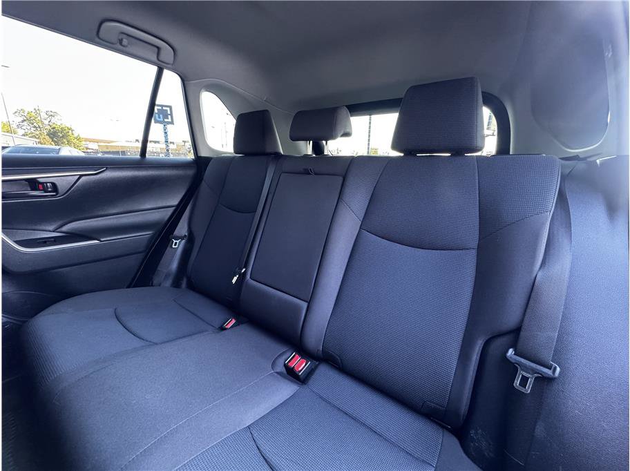 Used 2019 Toyota RAV4 LE w/ All Weather Liner Package AWD/4WD image 16