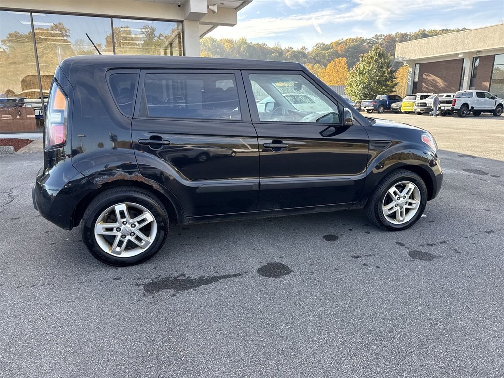 Used 2011 Kia Soul + image 4