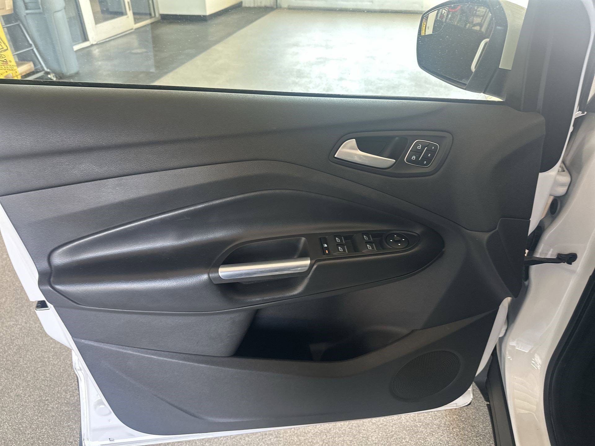 Used 2019 Ford Escape Titanium FWD image 16