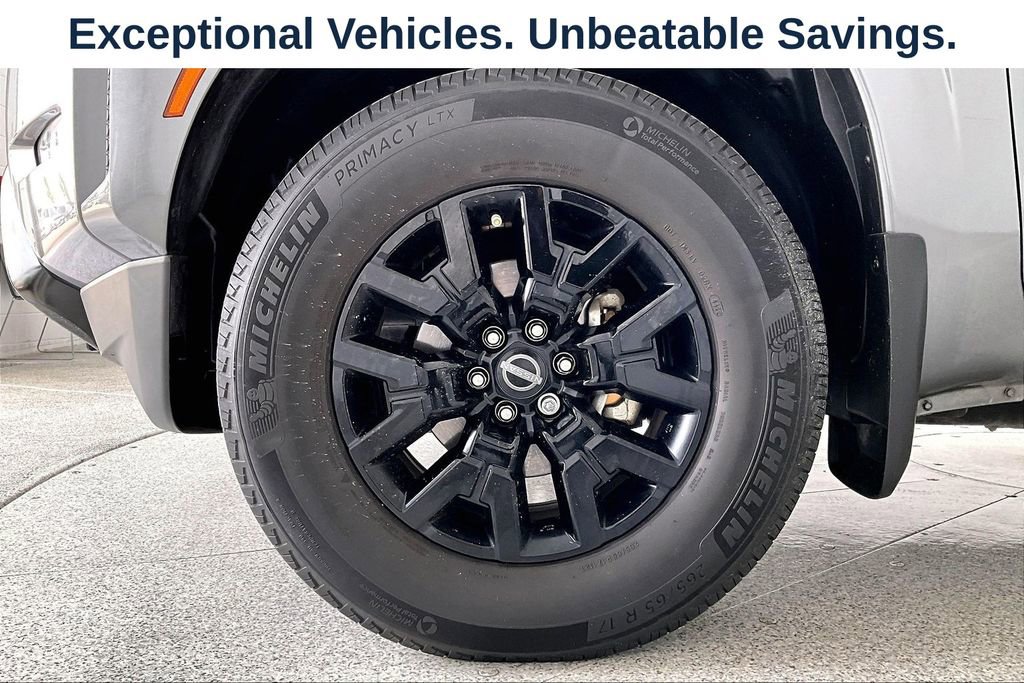 Used 2023 Nissan Frontier SV w/ Midnight Edition Package RWD image 10