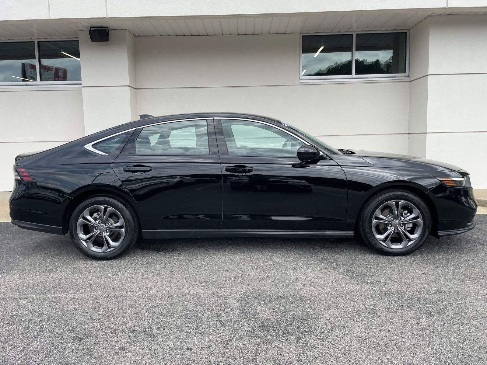 Certified 2023 Honda Accord EX image 2