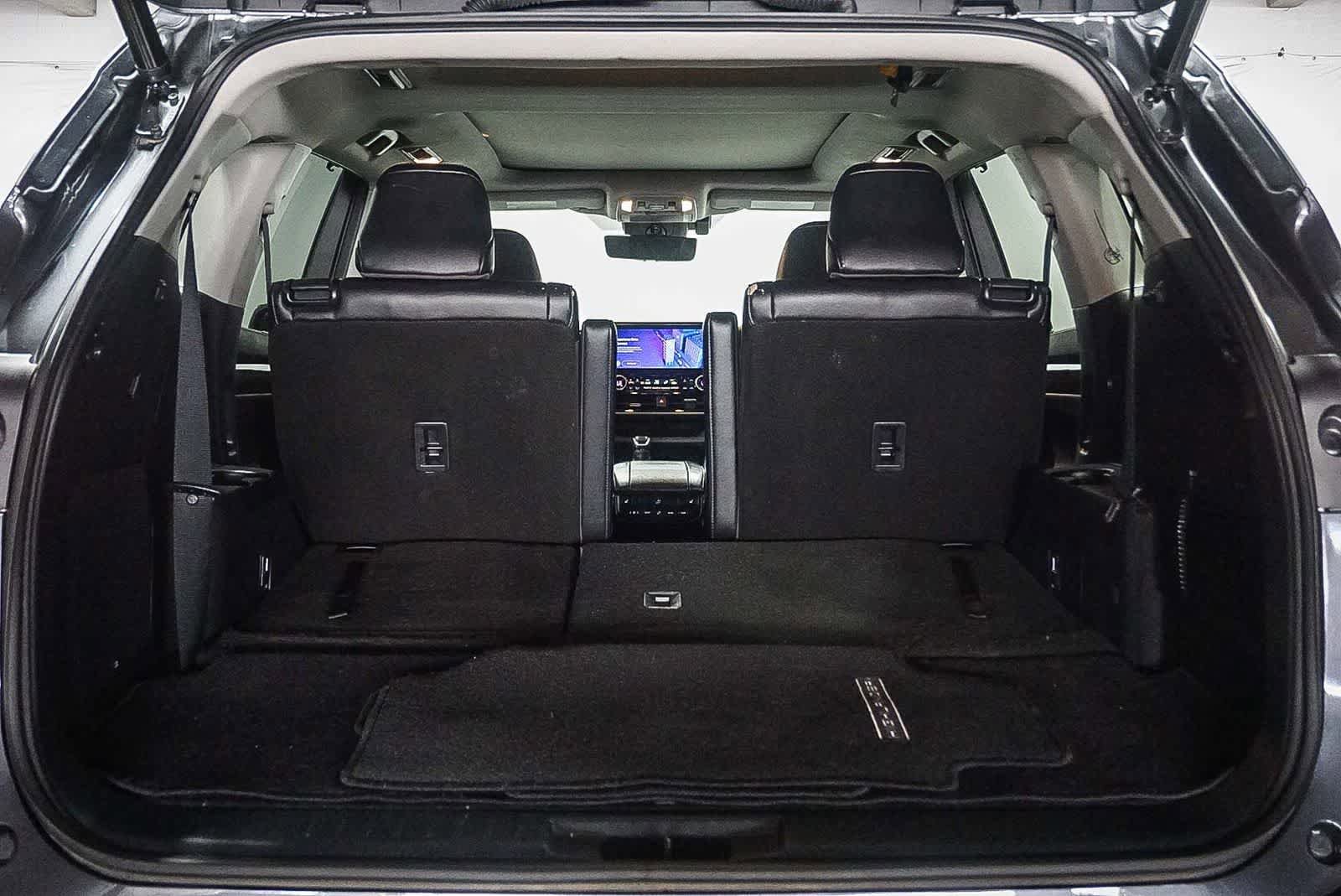 Used 2023 Toyota Highlander Platinum FWD image 28
