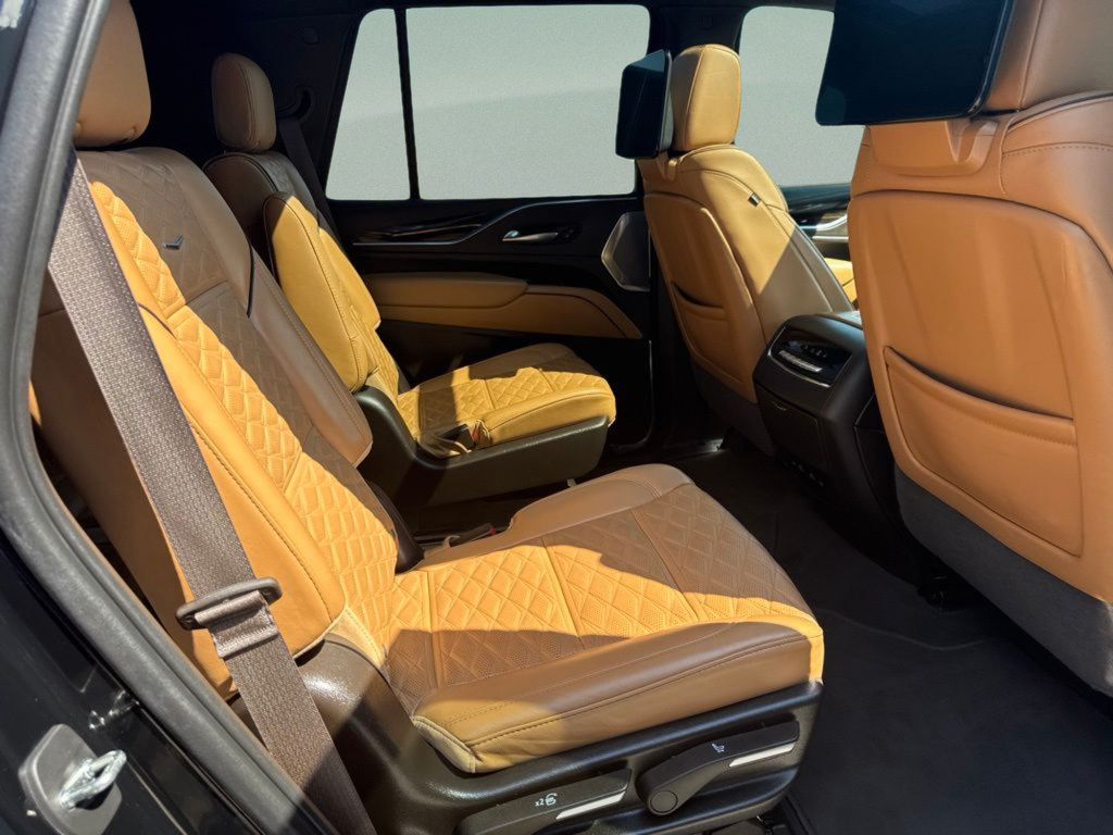 Used 2023 Cadillac Escalade Sport w/ Touring Package AWD/4WD image 33