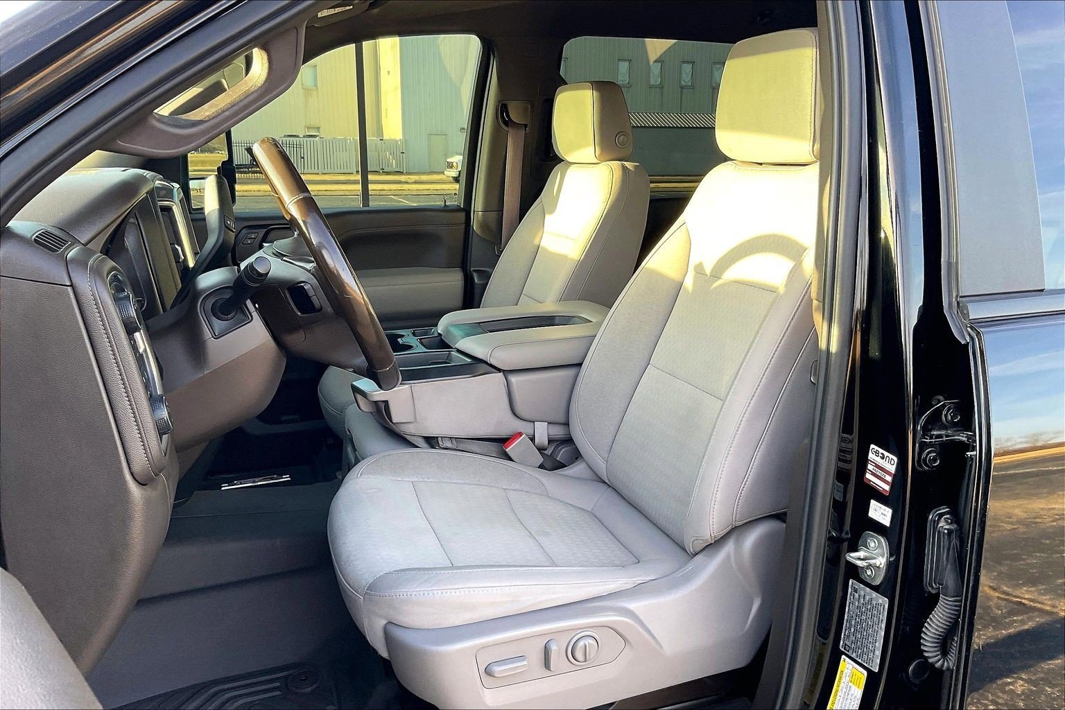 Used 2020 Chevrolet Silverado 2500 LT w/ Texas Edition image 7