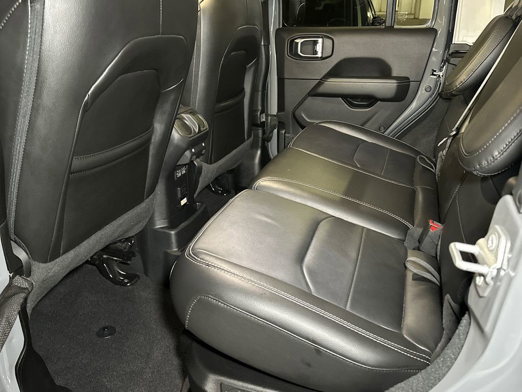 Used 2022 Jeep Wrangler Unlimited Sahara w/ Cold Weather Group image 14