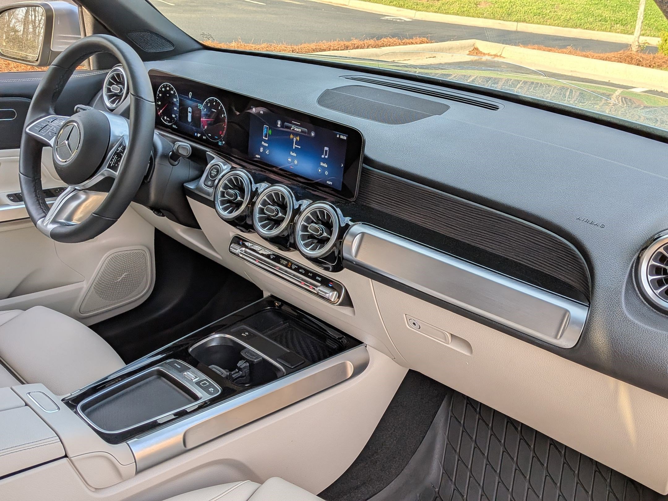 Certified 2026 Mercedes-Benz GLB 250 image 33