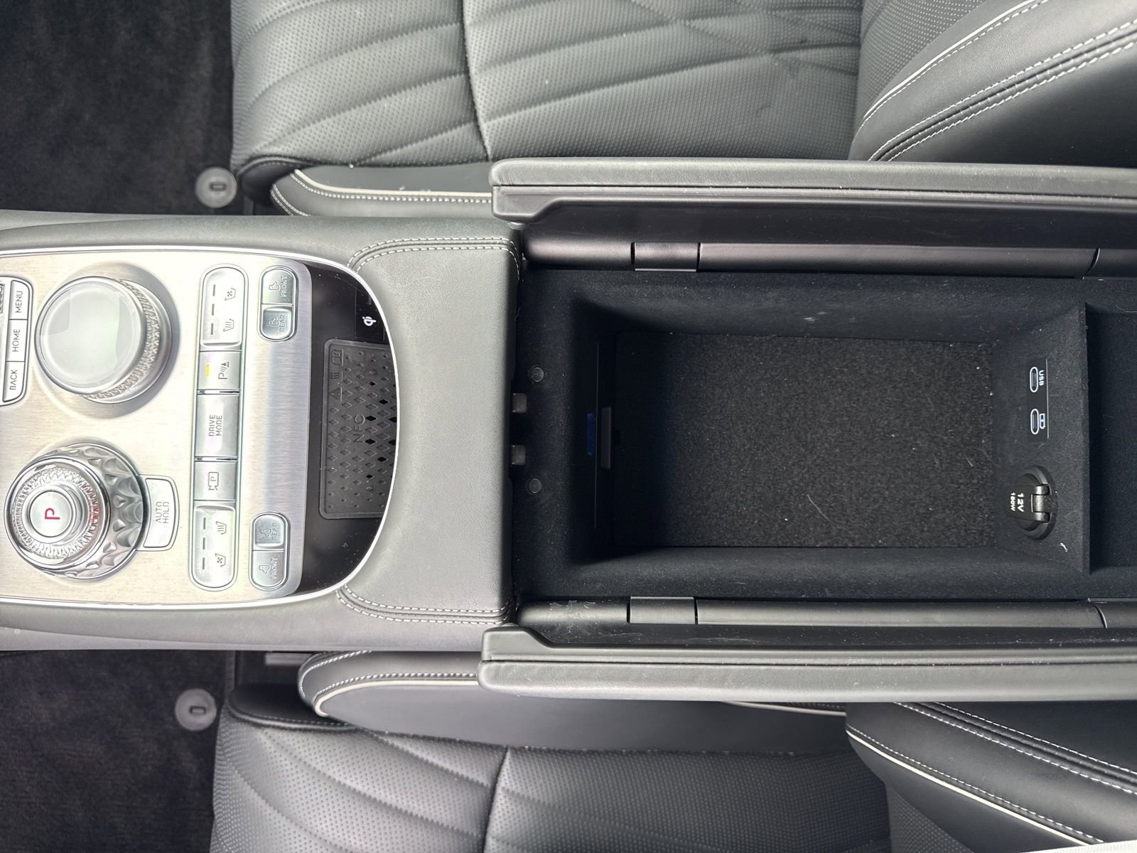 Used 2025 Genesis G90 3.5T image 26