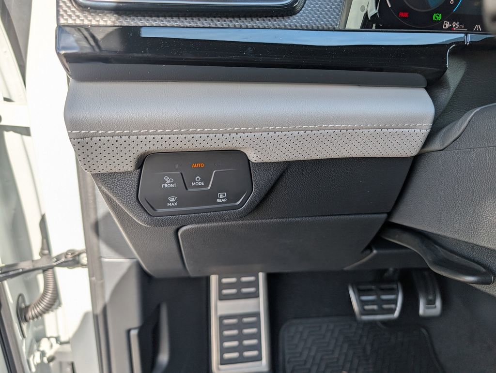 New 2026 Volkswagen Atlas Cross Sport SEL R-Line image 18