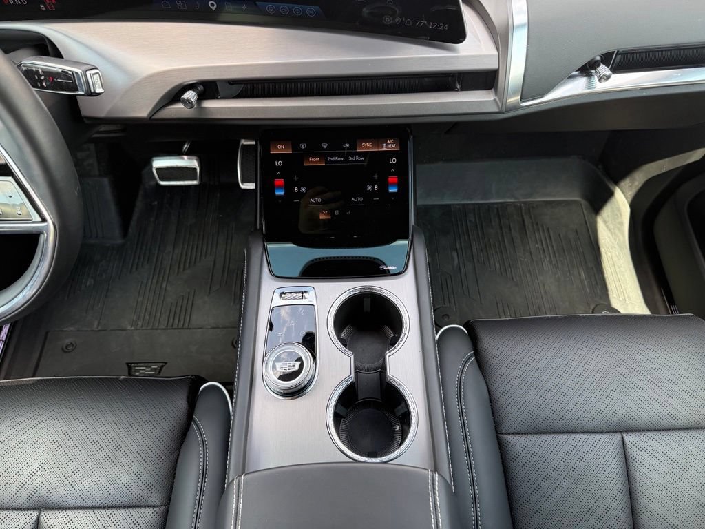 Certified 2026 Cadillac Vistiq Platinum w/ LPO, Floor Liner Package AWD/4WD image 26