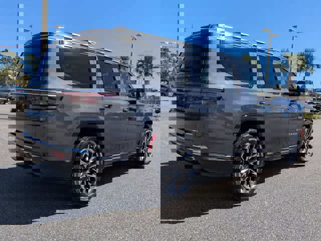 Used 2022 Jeep Wagoneer Series III w/ Premium Group I image 5