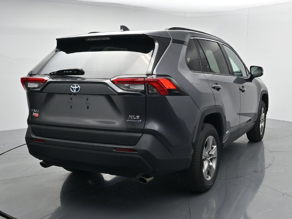 Used 2024 Toyota RAV4 XLE AWD/4WD image 6