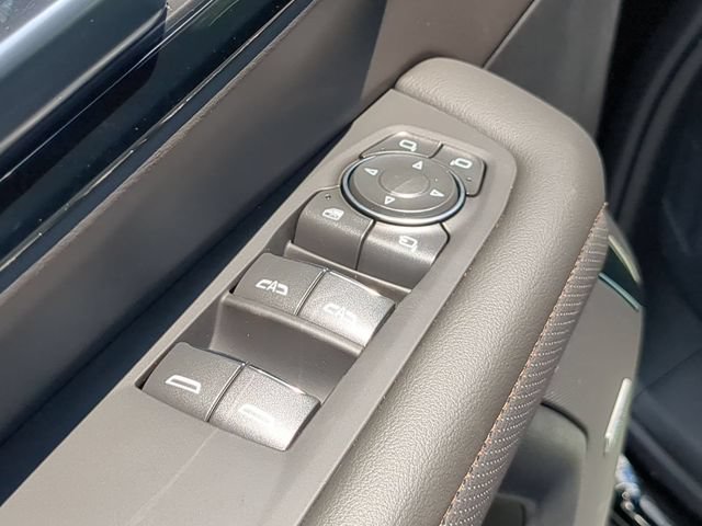 New 2026 Chevrolet Tahoe High Country AWD/4WD image 17