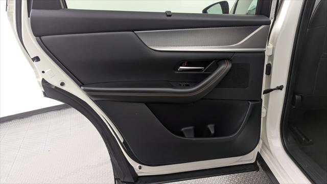 Used 2024 MAZDA CX-90 Plug-In Hybrid w/ Premium Plus image 16