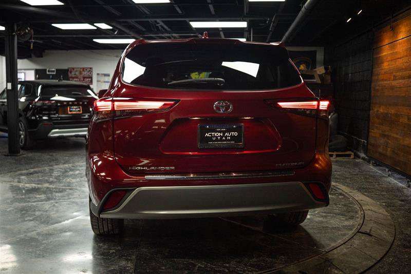Used 2022 Toyota Highlander Platinum FWD image 6