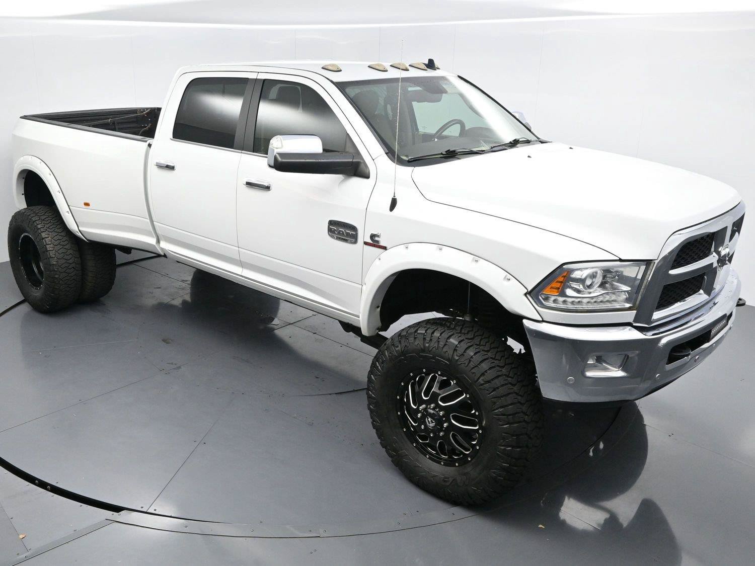 Used 2018 RAM 3500 Laramie Longhorn w/ Longhorn Southfork Package AWD/4WD image 38