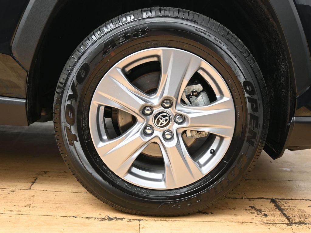 Used 2025 Toyota RAV4 XLE image 14