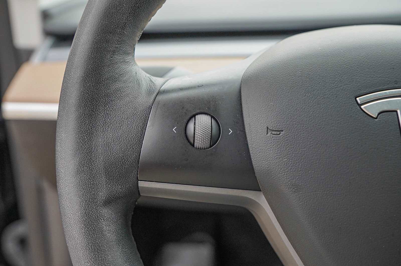 Used 2021 Tesla Model Y Long Range image 13