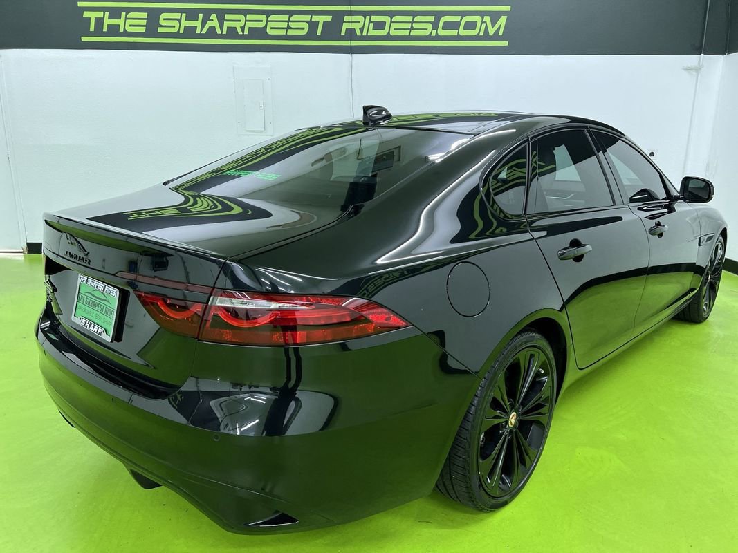 Used 2023 Jaguar XF SE RWD image 10