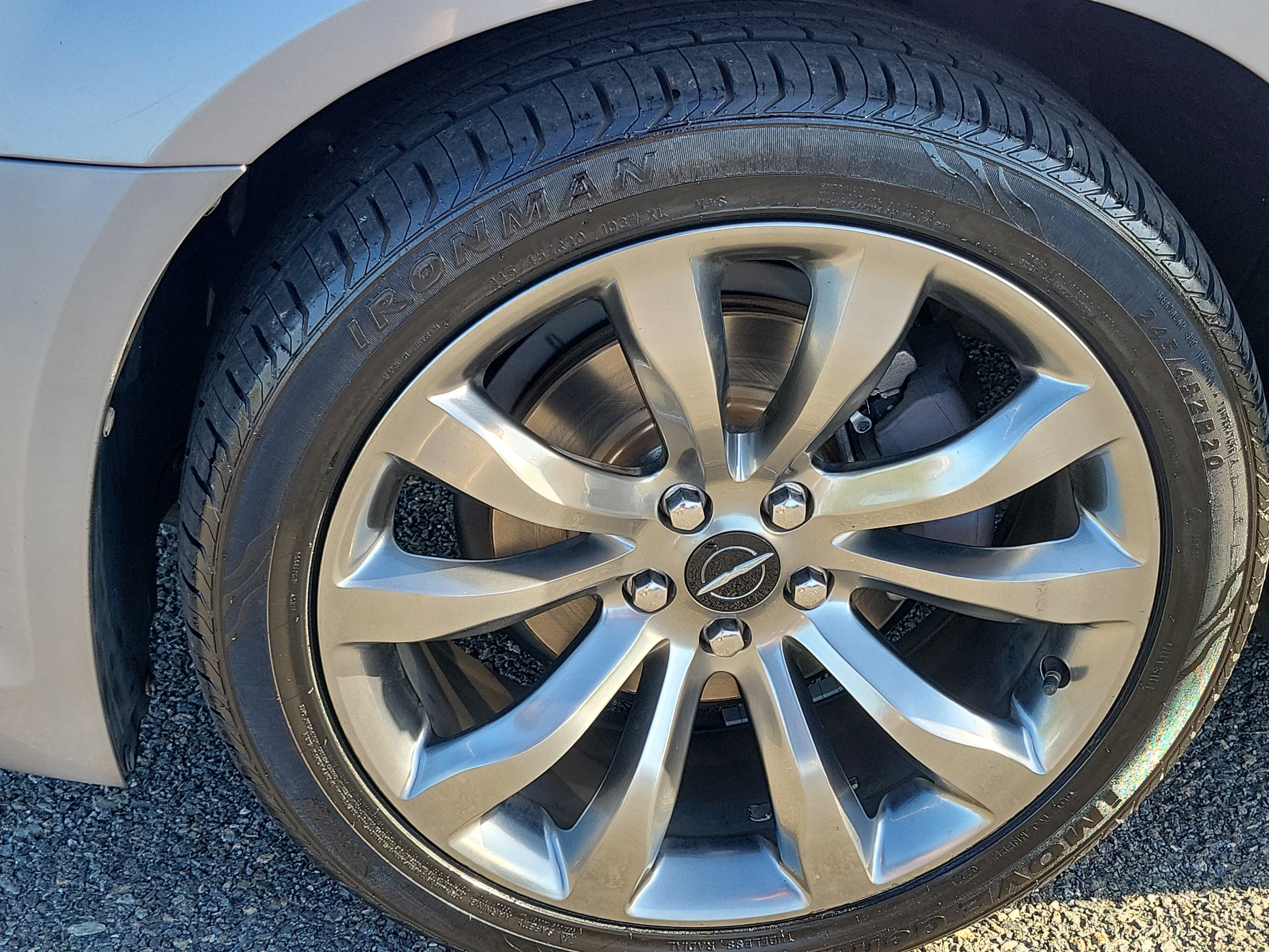 Used 2014 Chrysler 300 S RWD image 7