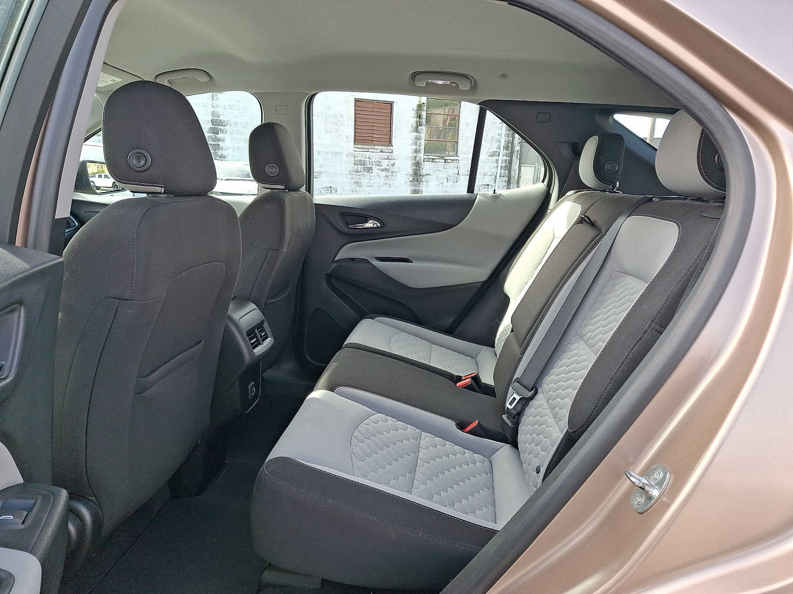 Used 2019 Chevrolet Equinox LS AWD/4WD image 10