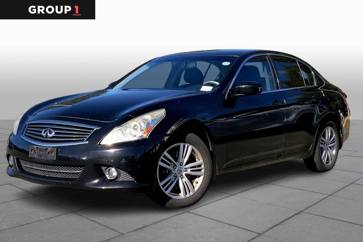 Used 2013 INFINITI G37 x w/ Premium Pkg