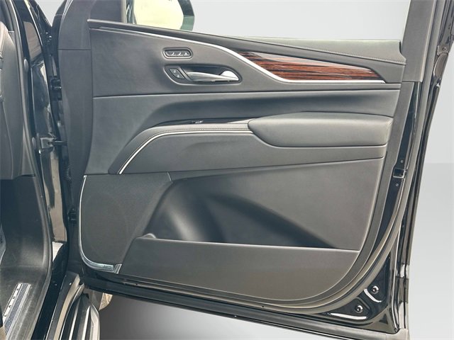 Used 2022 Cadillac Escalade ESV Premium Luxury image 23