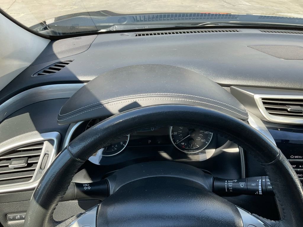 Used 2017 Nissan Murano SV image 25