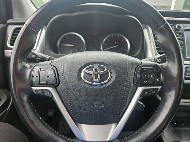 Used 2018 Toyota Highlander XLE FWD image 9