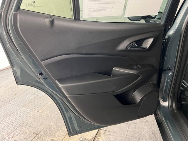 Used 2025 Chevrolet Trax LT image 31