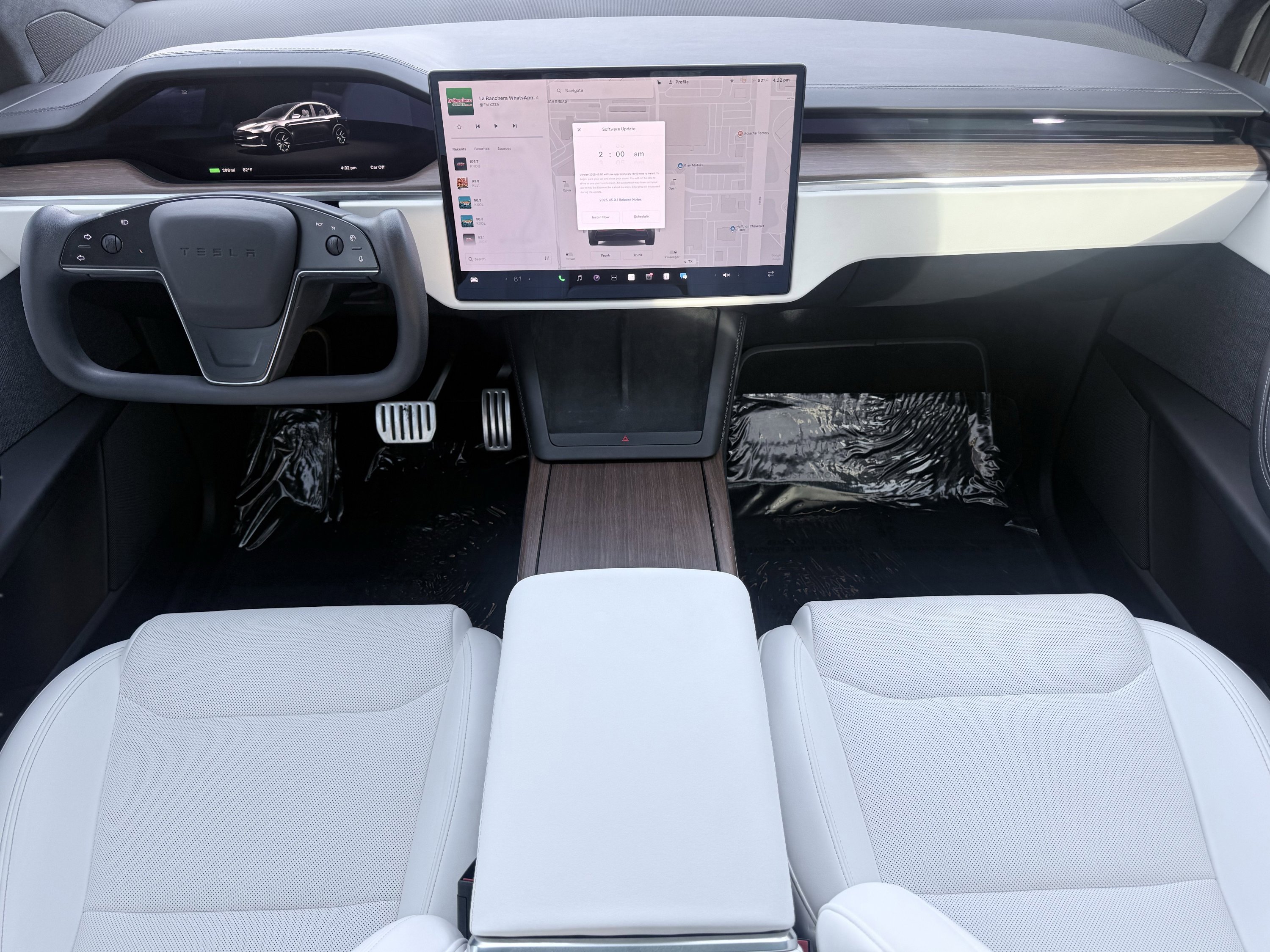 Used 2023 Tesla Model X image 45