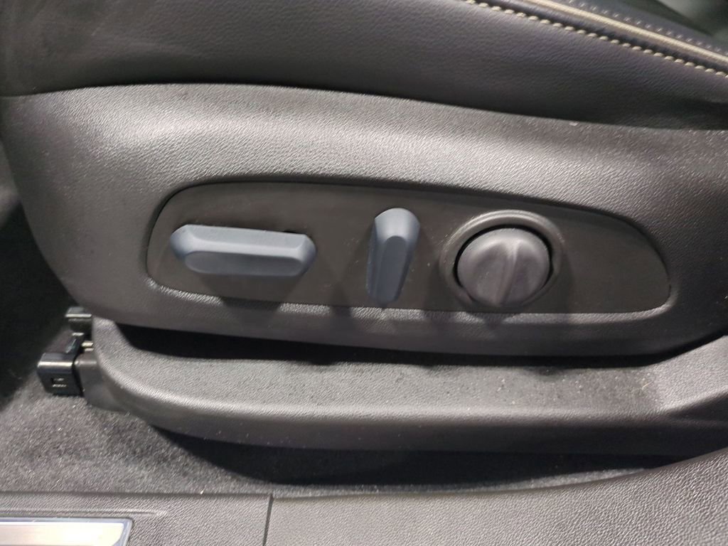 Used 2023 GMC Acadia Denali w/ Denali Ultimate Package image 21