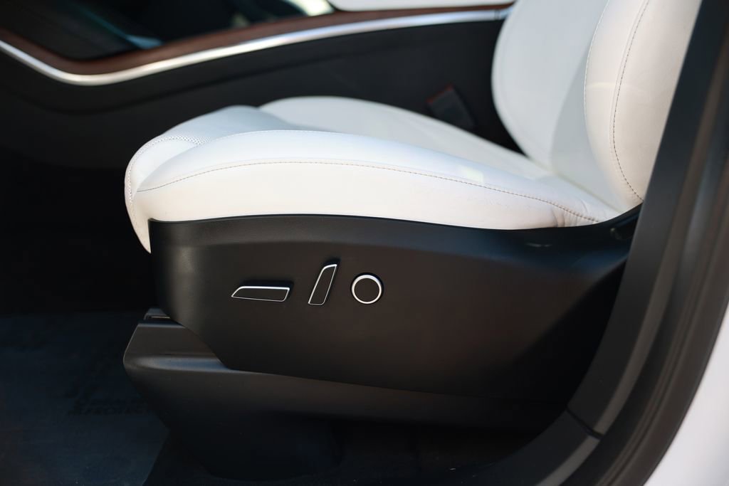 Used 2022 Tesla Model X AWD/4WD image 18